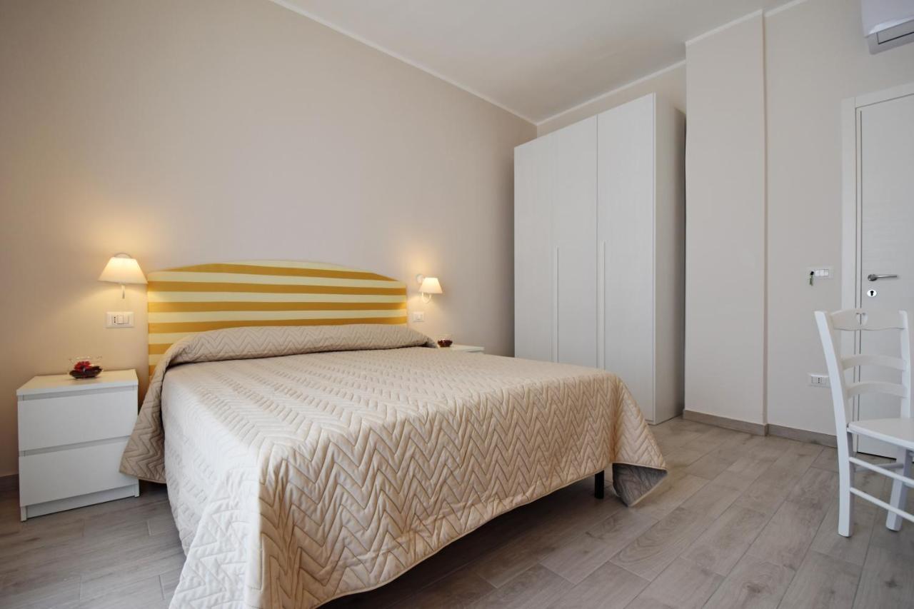 La Petite Maison Галиполи Екстериор снимка